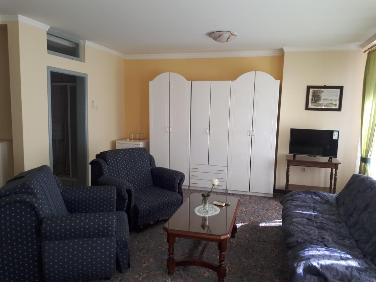 Bed and Breakfast Business Club Selenča Bac Exterior foto