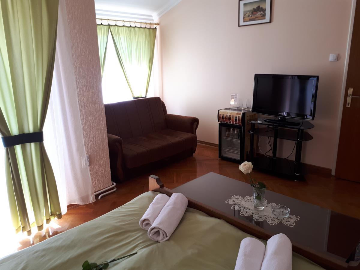 Bed and Breakfast Business Club Selenča Bac Exterior foto