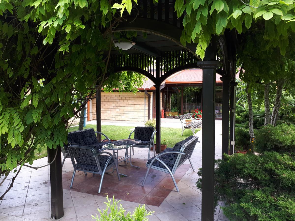 Bed and Breakfast Business Club Selenča Bac Exterior foto